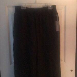 New, never warn Soft Surrounds black linen pants with tags